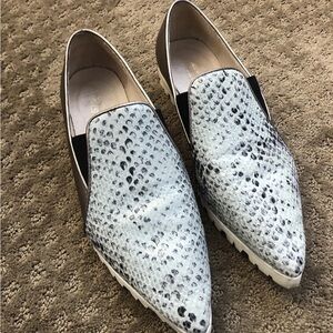Pointed Slip-On Flats in White Snake Print